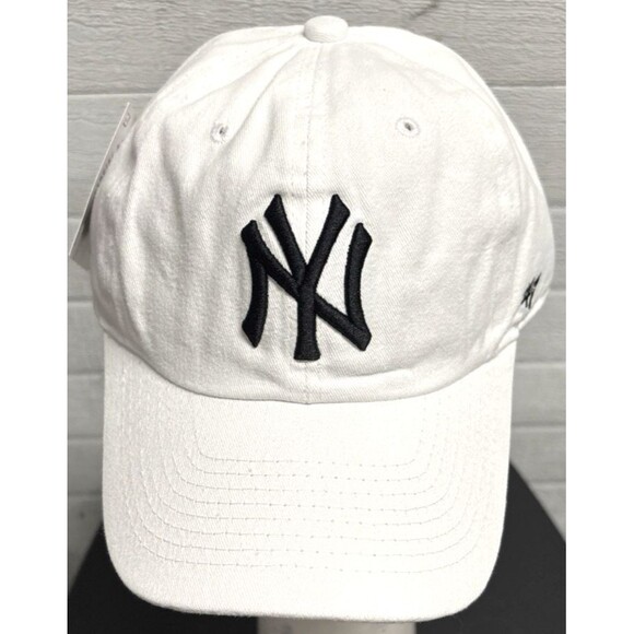 New York Yankees Accessories - Women's New York Yankees 47 Brand Twins Strap Back White Adjustable Hat Cap NWT